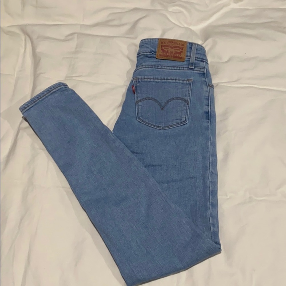 Light Wash Levis